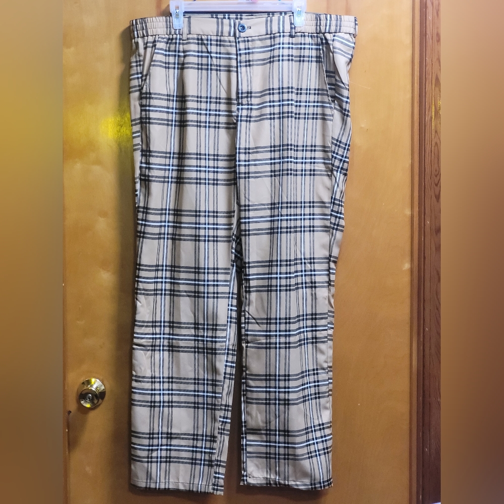 Suit - Picture 3 of 6